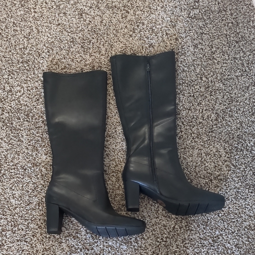 AEROSOLES Black Heeled Boots -New